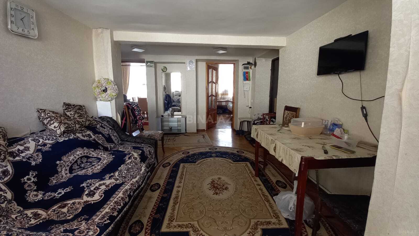 3 otaqlı Köhnə tikili, 28 May m., Bakı