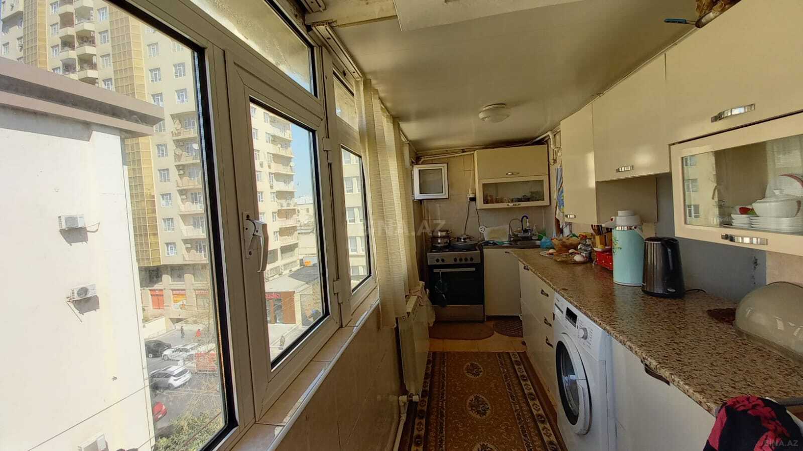 3 otaqlı Köhnə tikili, 28 May m., Bakı