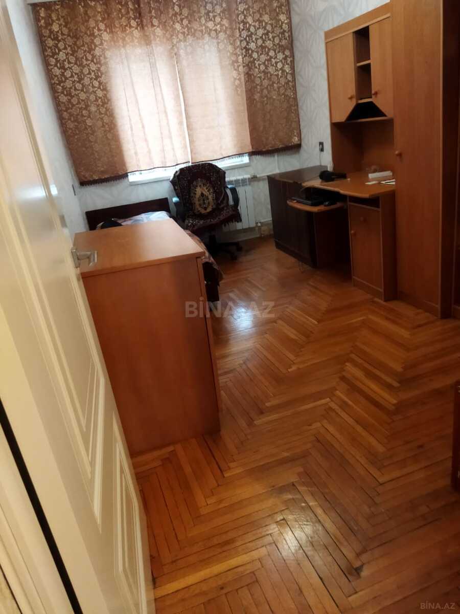 4 otaqlı Köhnə tikili, Xalqlar Dostluğu m., Bakı