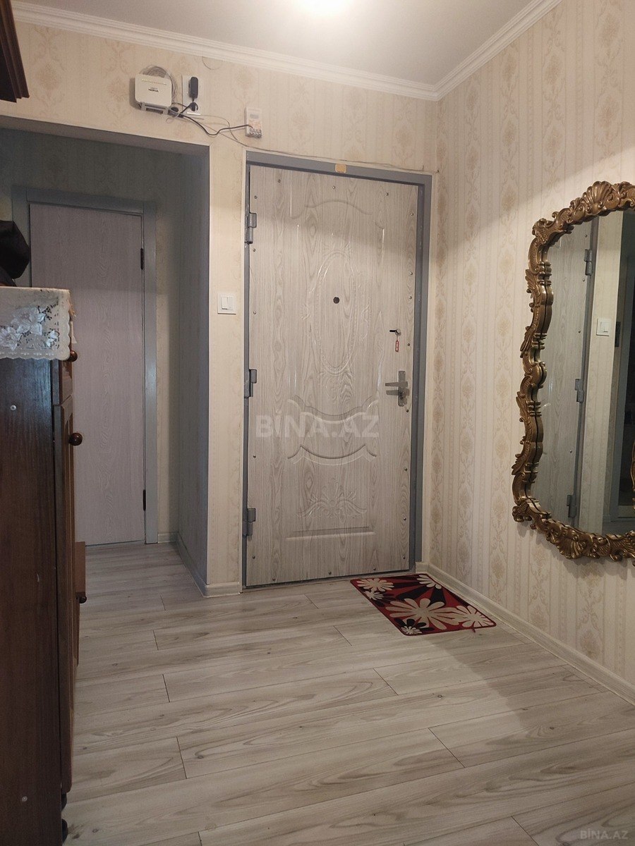 4 otaqlı Köhnə tikili, Xalqlar Dostluğu m., Bakı