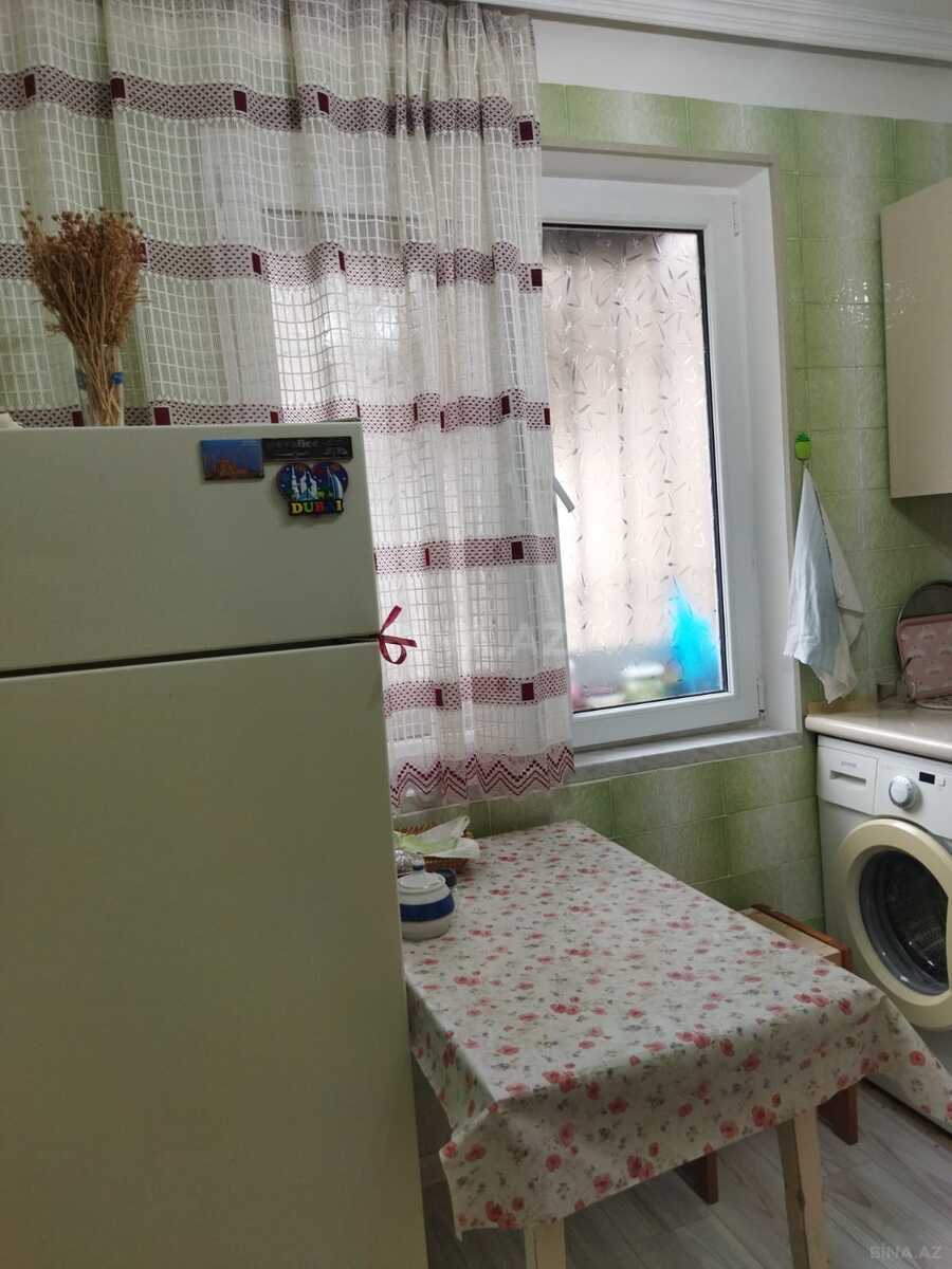 4 otaqlı Köhnə tikili, Xalqlar Dostluğu m., Bakı