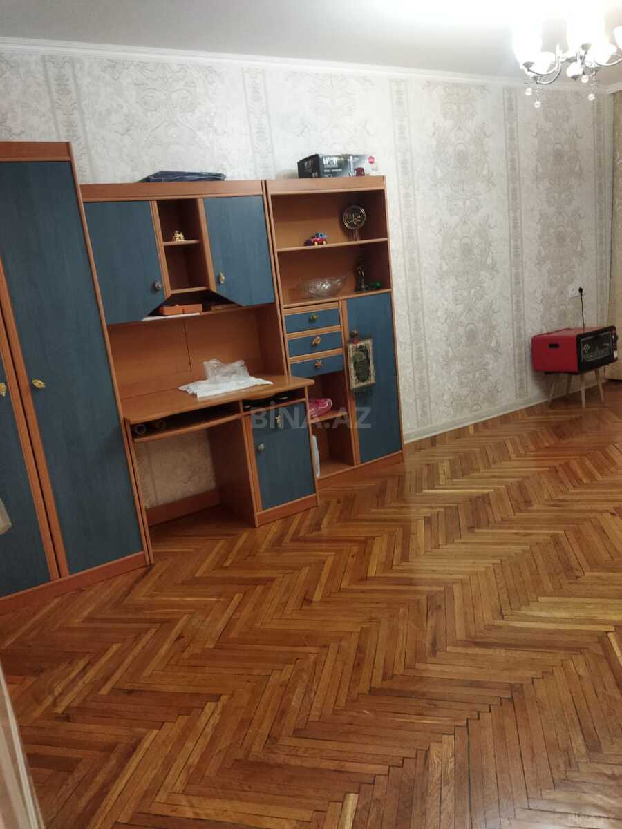 4 otaqlı Köhnə tikili, Xalqlar Dostluğu m., Bakı