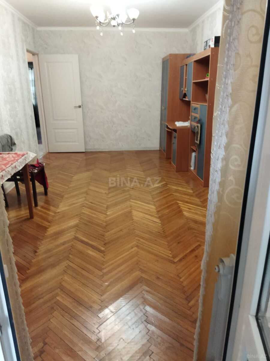 4 otaqlı Köhnə tikili, Xalqlar Dostluğu m., Bakı