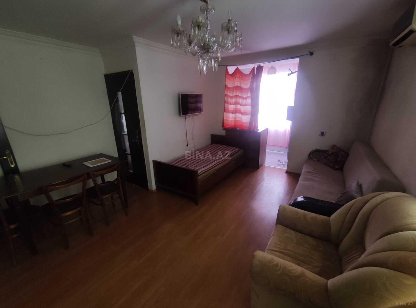 2 otaqlı Köhnə tikili, Elmlər Akademiyası m., Bakı