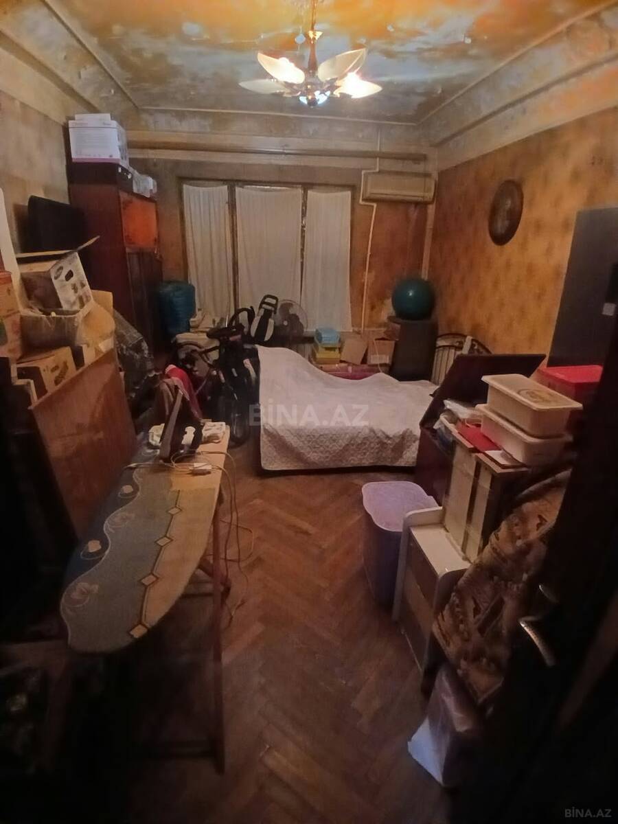 3 otaqlı Köhnə tikili, Neftçilər m., Bakı