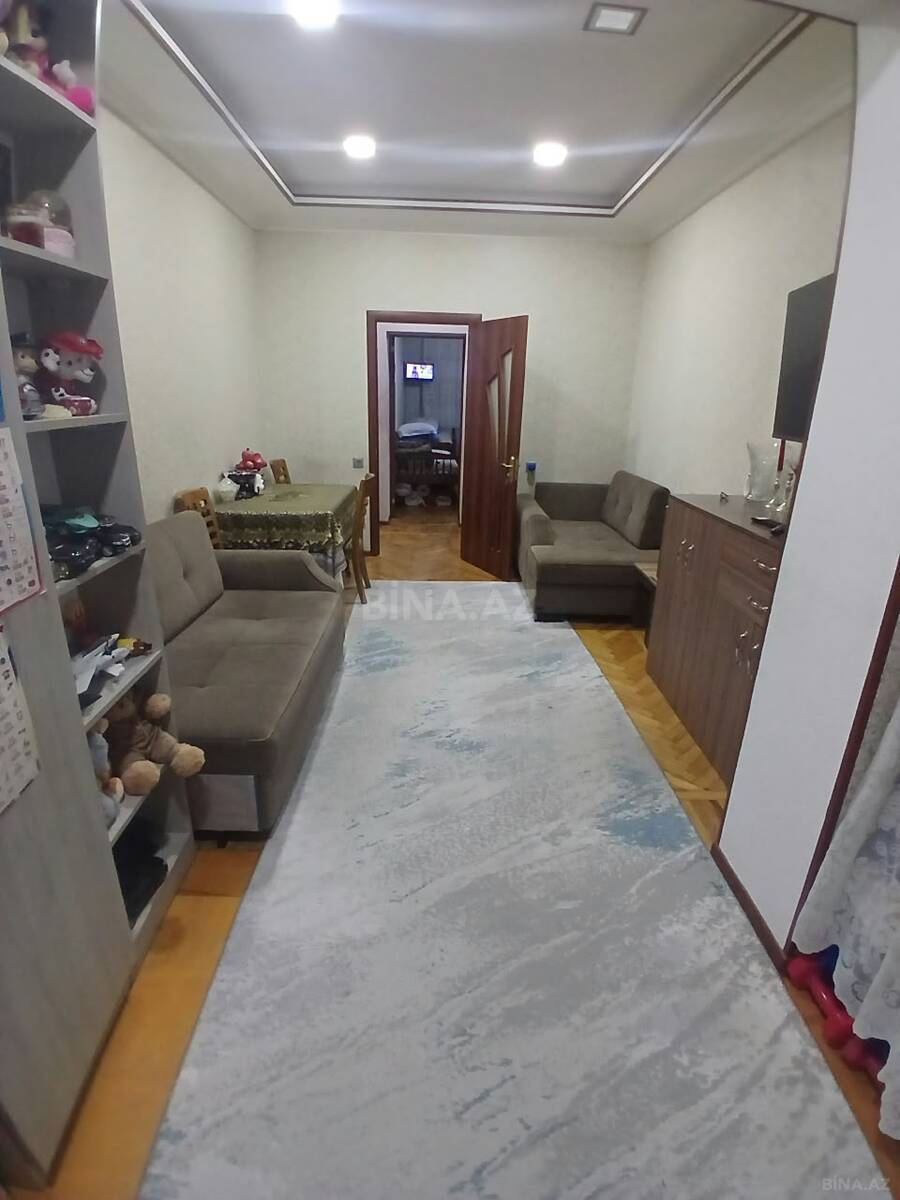 3 otaqlı Köhnə tikili, Neftçilər m., Bakı