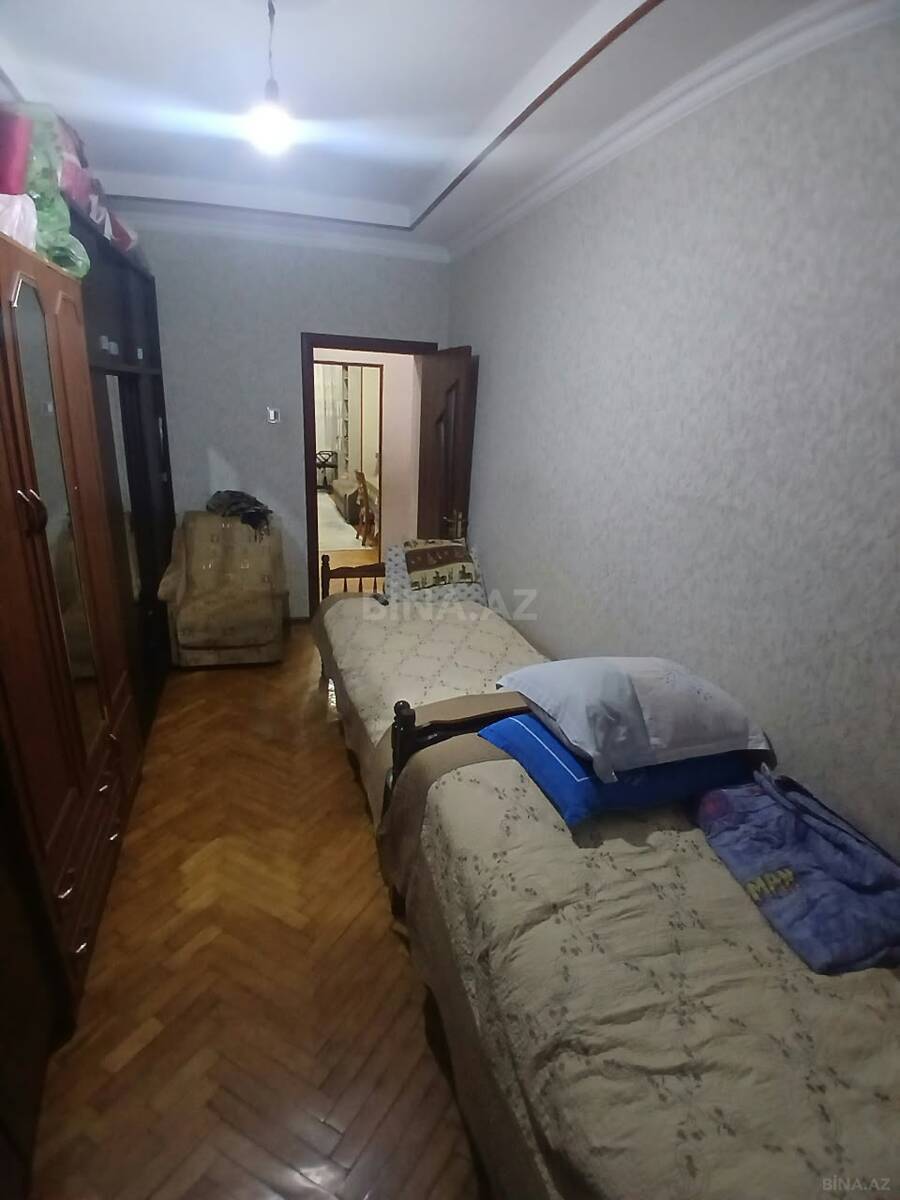 3 otaqlı Köhnə tikili, Neftçilər m., Bakı