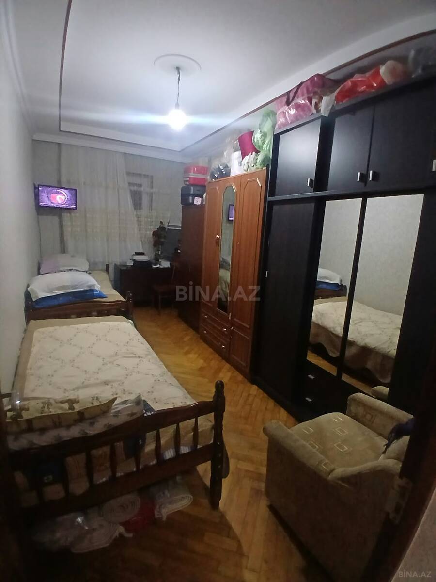 3 otaqlı Köhnə tikili, Neftçilər m., Bakı