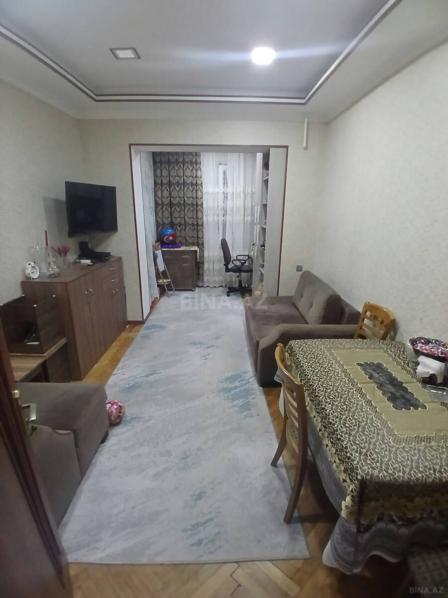 3 otaqlı Köhnə tikili, Neftçilər m., Bakı