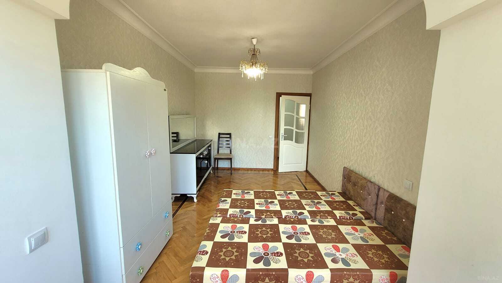 4 otaqlı Köhnə tikili, Azadlıq Prospekti m., Bakı