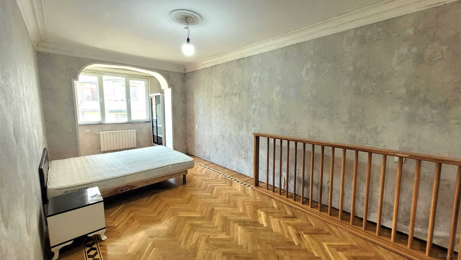 4 otaqlı Köhnə tikili, Azadlıq Prospekti m., Bakı