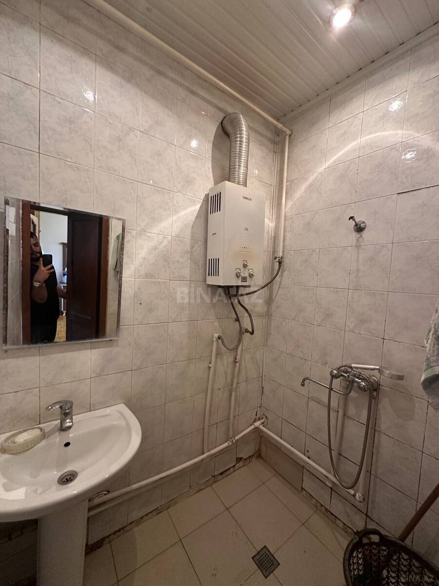 3 otaqlı Köhnə tikili, Xalqlar Dostluğu m., Bakı