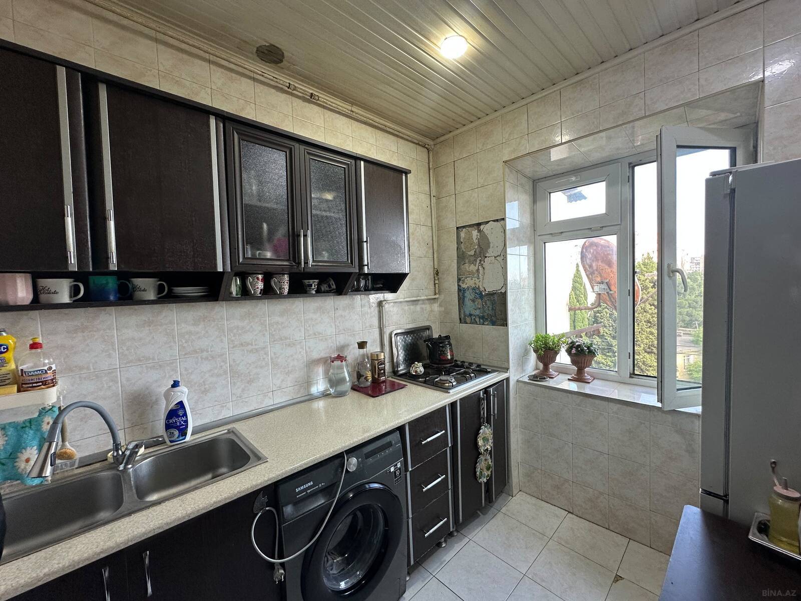 3 otaqlı Köhnə tikili, Xalqlar Dostluğu m., Bakı