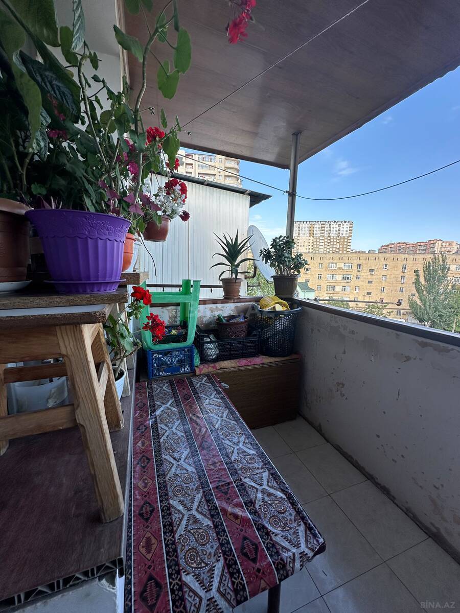 3 otaqlı Köhnə tikili, Xalqlar Dostluğu m., Bakı