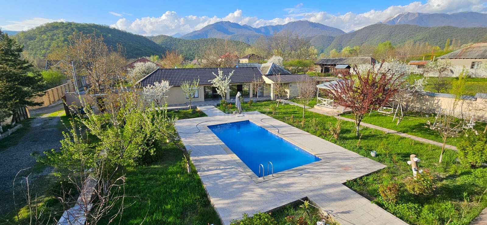 12 otaqlı Həyət evi/Bağ evi, Qəbələ