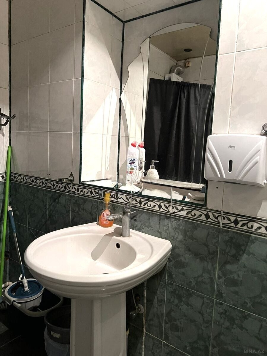 3 otaqlı Köhnə tikili, 28 May m., Bakı