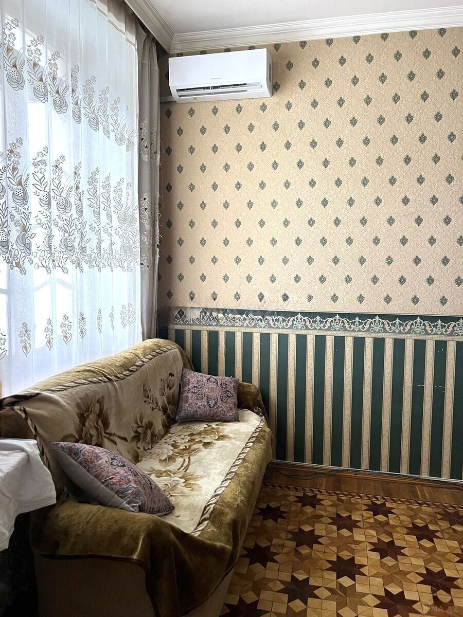 3 otaqlı Köhnə tikili, 28 May m., Bakı