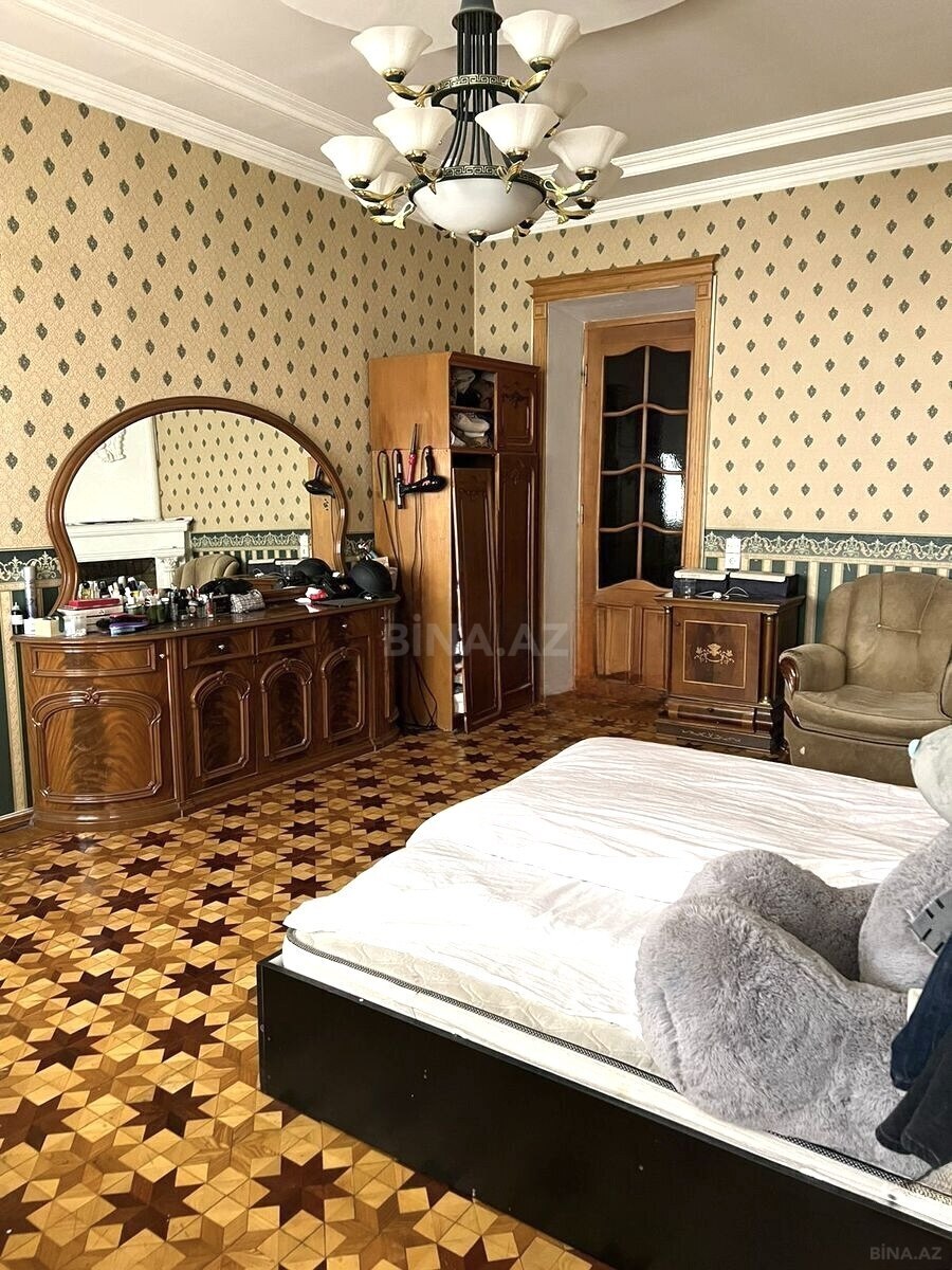 3 otaqlı Köhnə tikili, 28 May m., Bakı