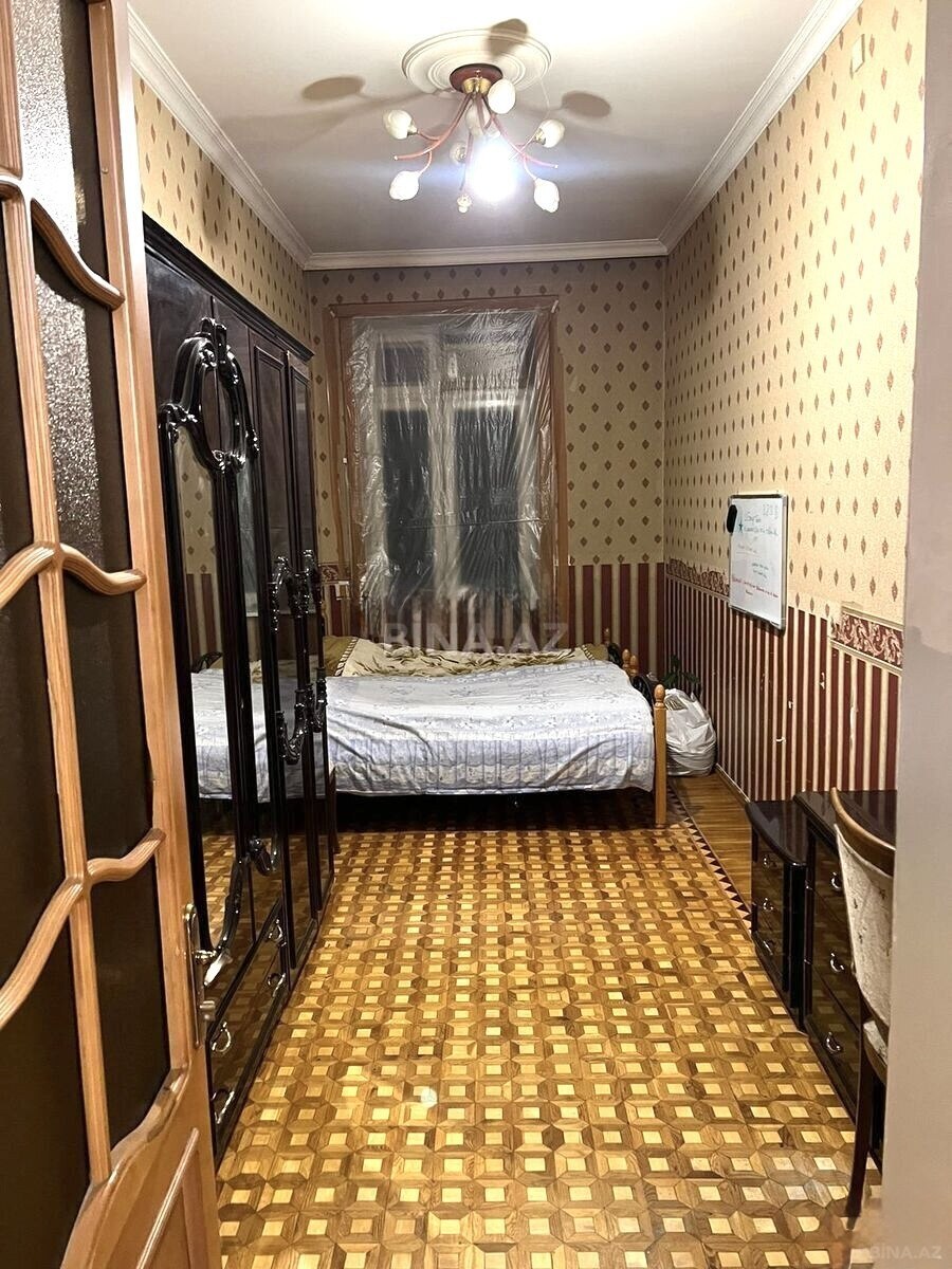 3 otaqlı Köhnə tikili, 28 May m., Bakı