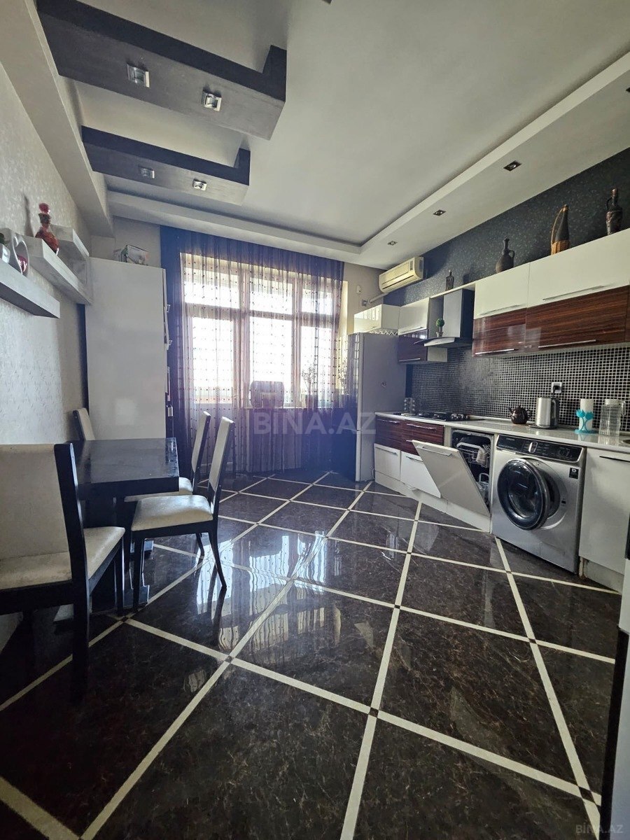 3 otaqlı Yeni tikili, 8 Noyabr m., Bakı