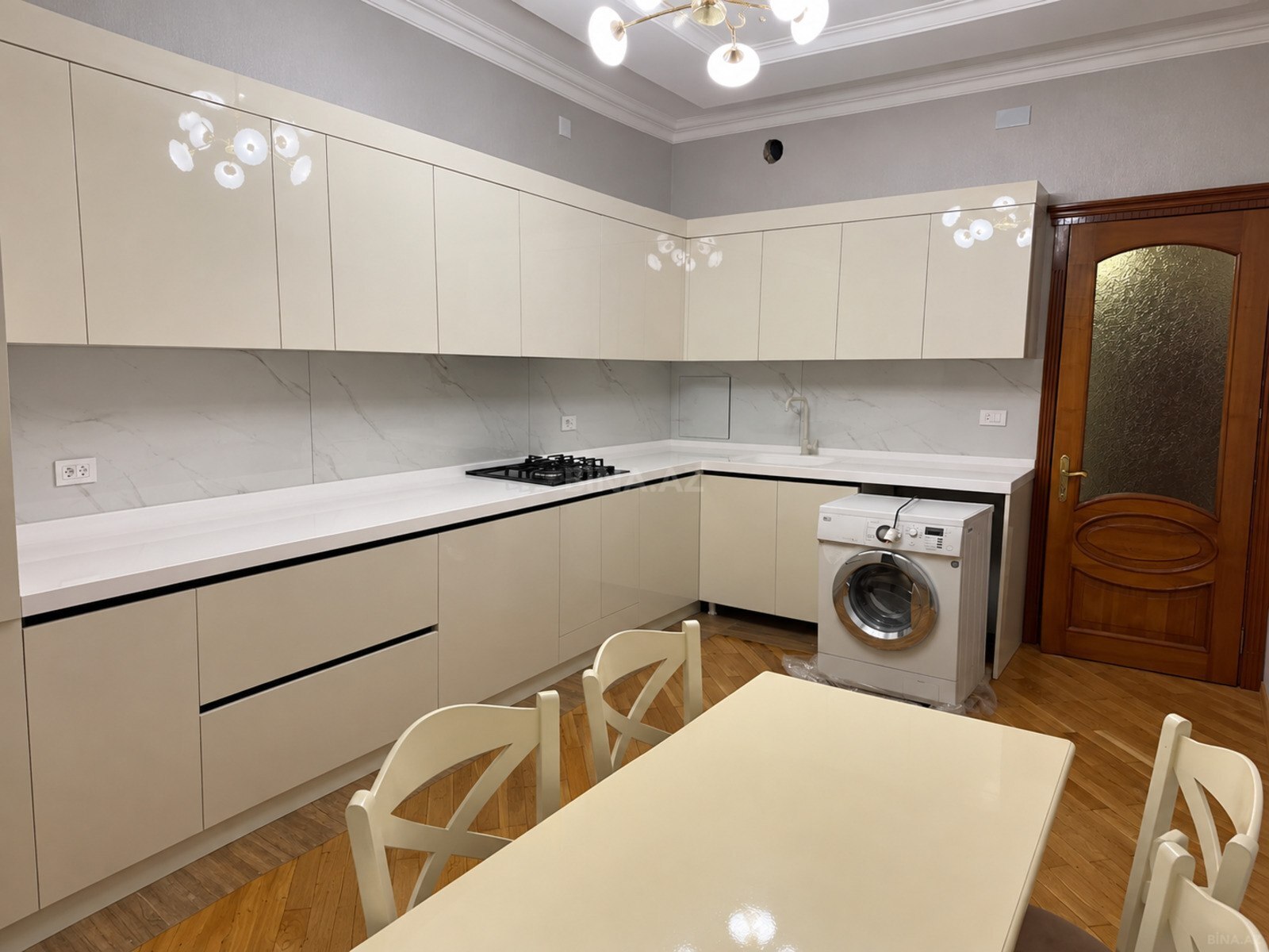 2 otaqlı Yeni tikili, 8 Noyabr m., Bakı