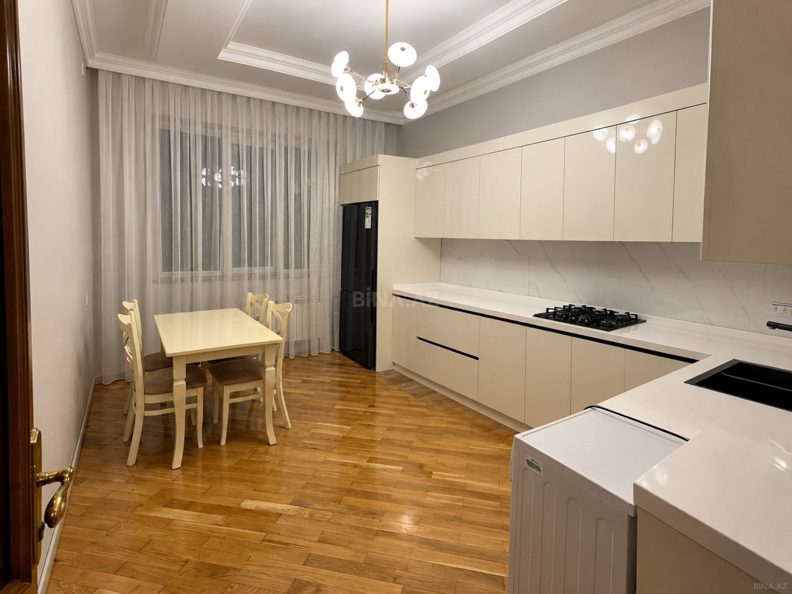 2 otaqlı Yeni tikili, 8 Noyabr m., Bakı