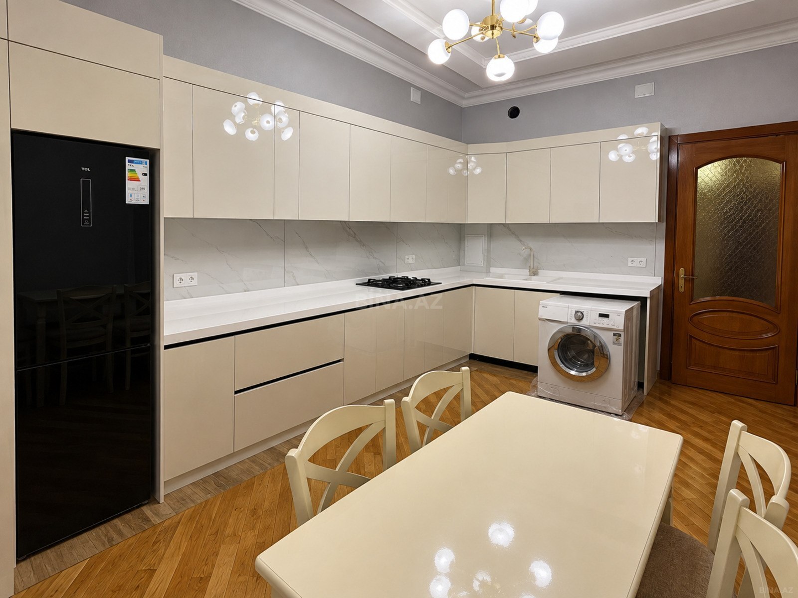 2 otaqlı Yeni tikili, 8 Noyabr m., Bakı