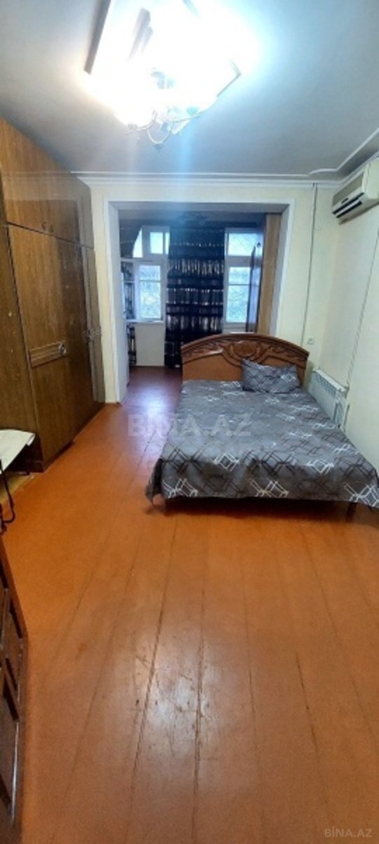 3 otaqlı Köhnə tikili, Neftçilər m., Bakı