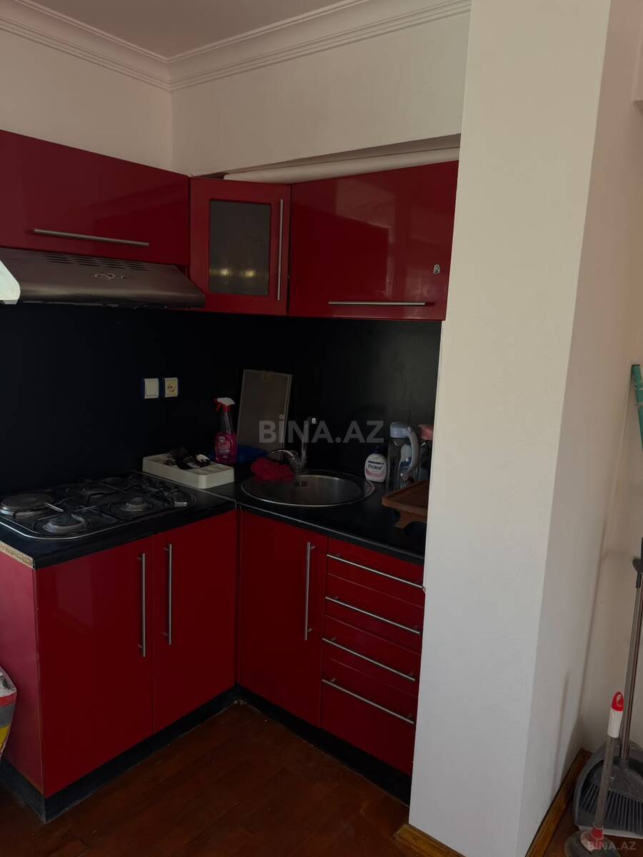 3 otaqlı Köhnə tikili, Bayıl q., Bakı