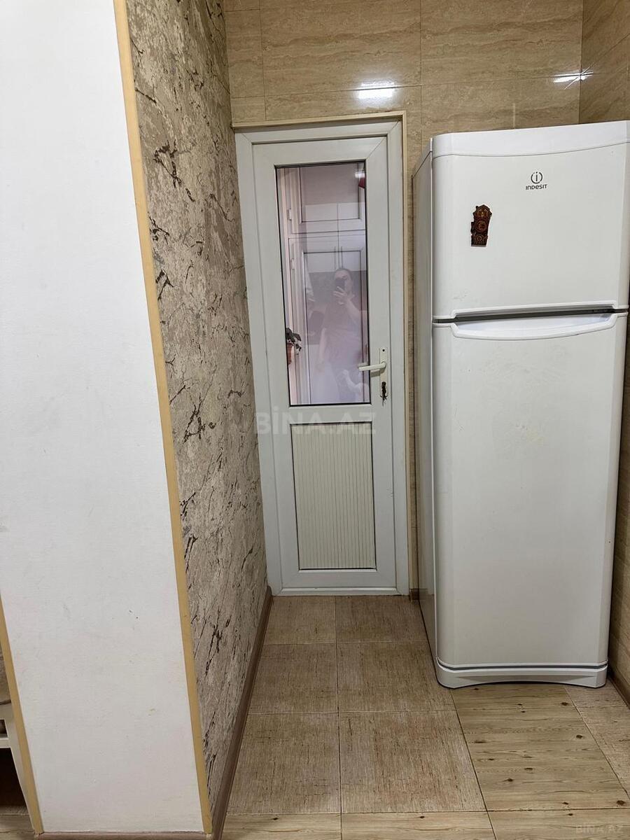 4 otaqlı Köhnə tikili, Bakıxanov q., Bakı