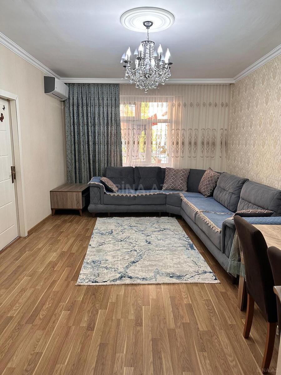 4 otaqlı Köhnə tikili, Bakıxanov q., Bakı