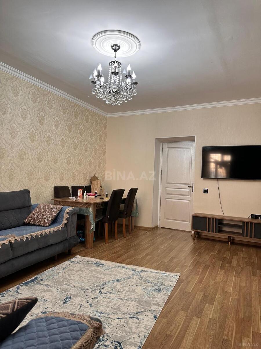 4 otaqlı Köhnə tikili, Bakıxanov q., Bakı