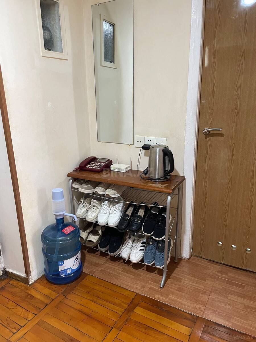 2 otaqlı Köhnə tikili, Elmlər Akademiyası m., Bakı
