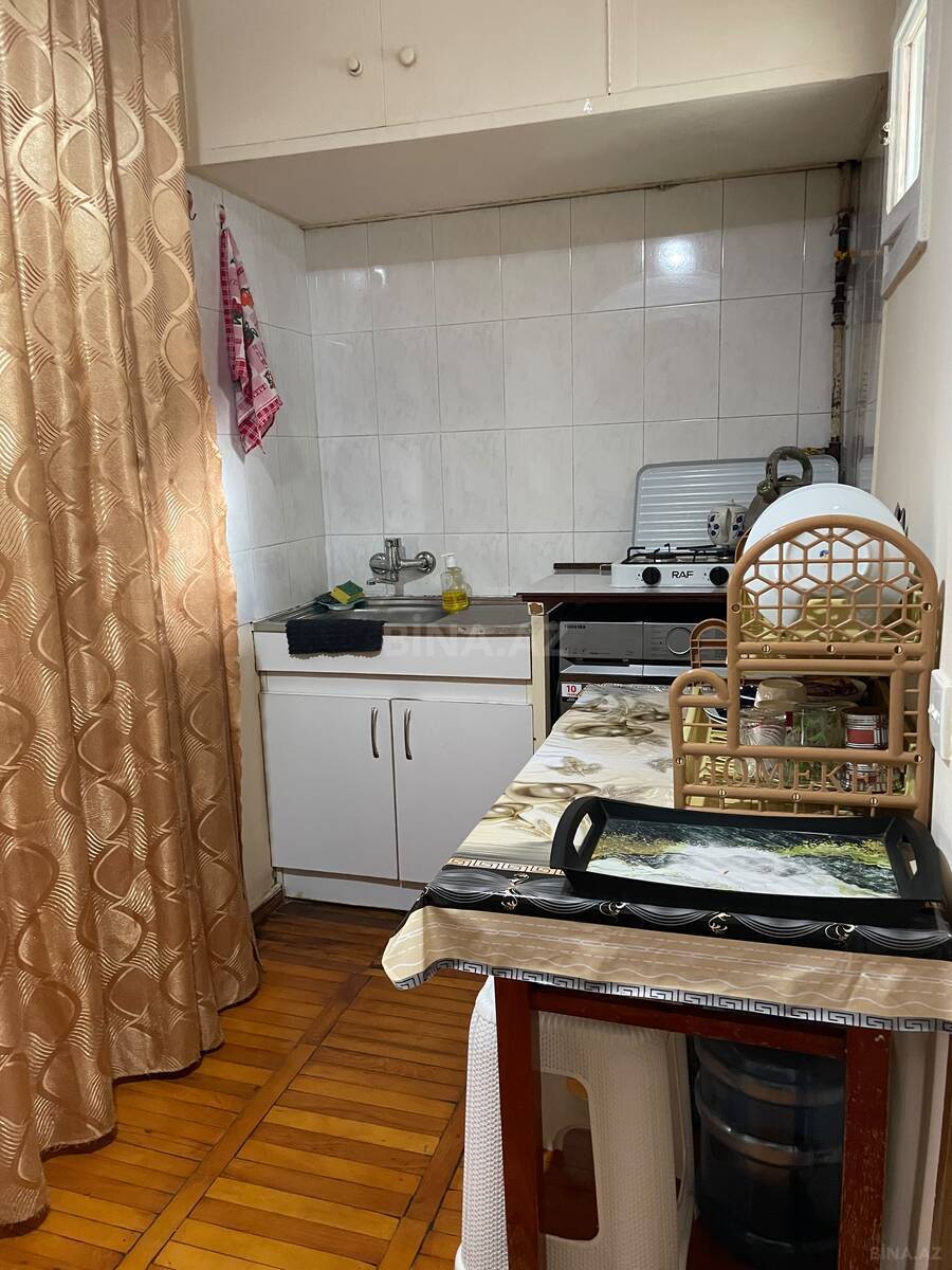2 otaqlı Köhnə tikili, Elmlər Akademiyası m., Bakı