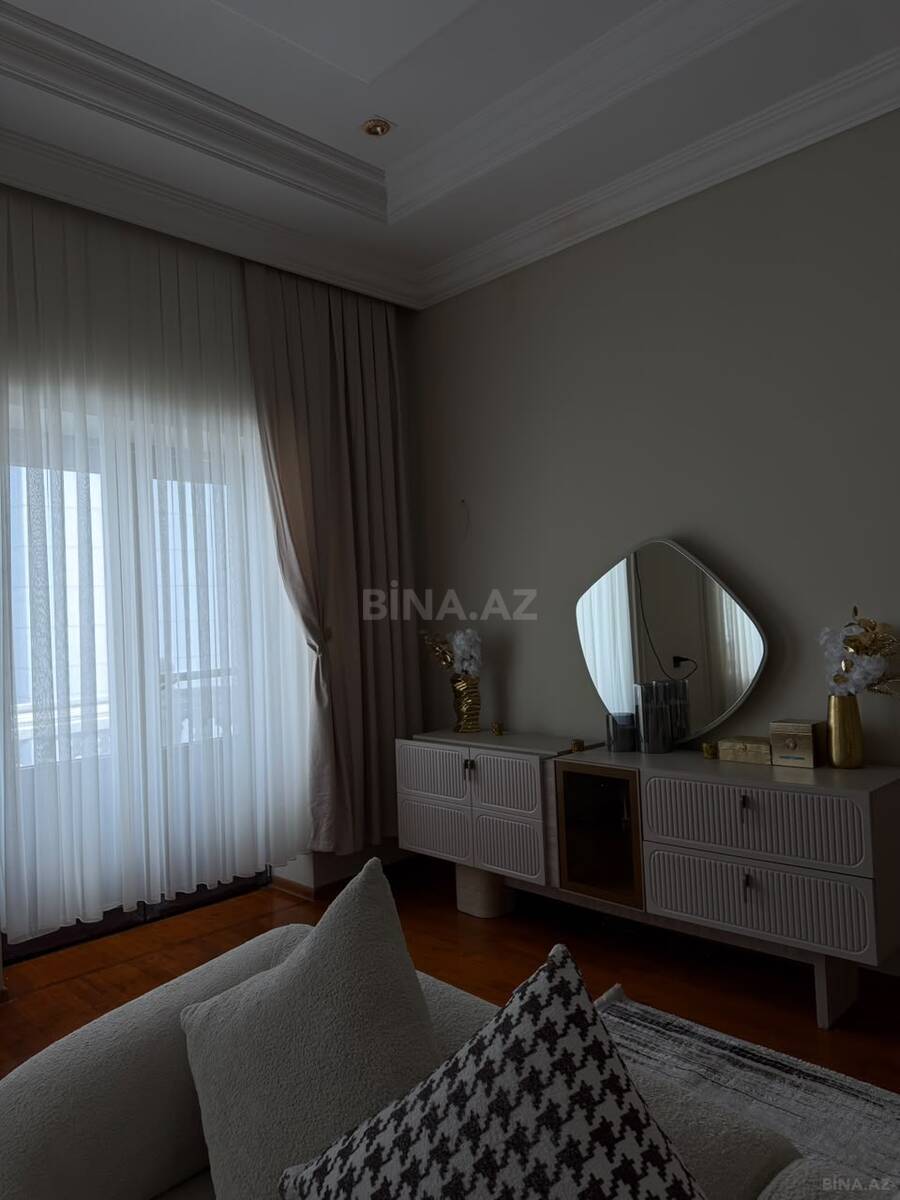 3 otaqlı Köhnə tikili, Bayıl q., Bakı