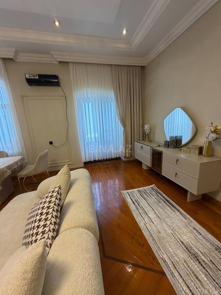 3 otaqlı Köhnə tikili, Bayıl q., Bakı