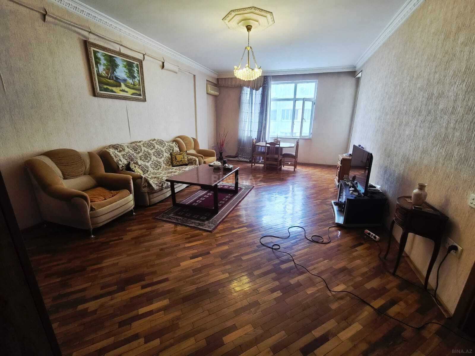 3 otaqlı Yeni tikili, Nizami m., Bakı