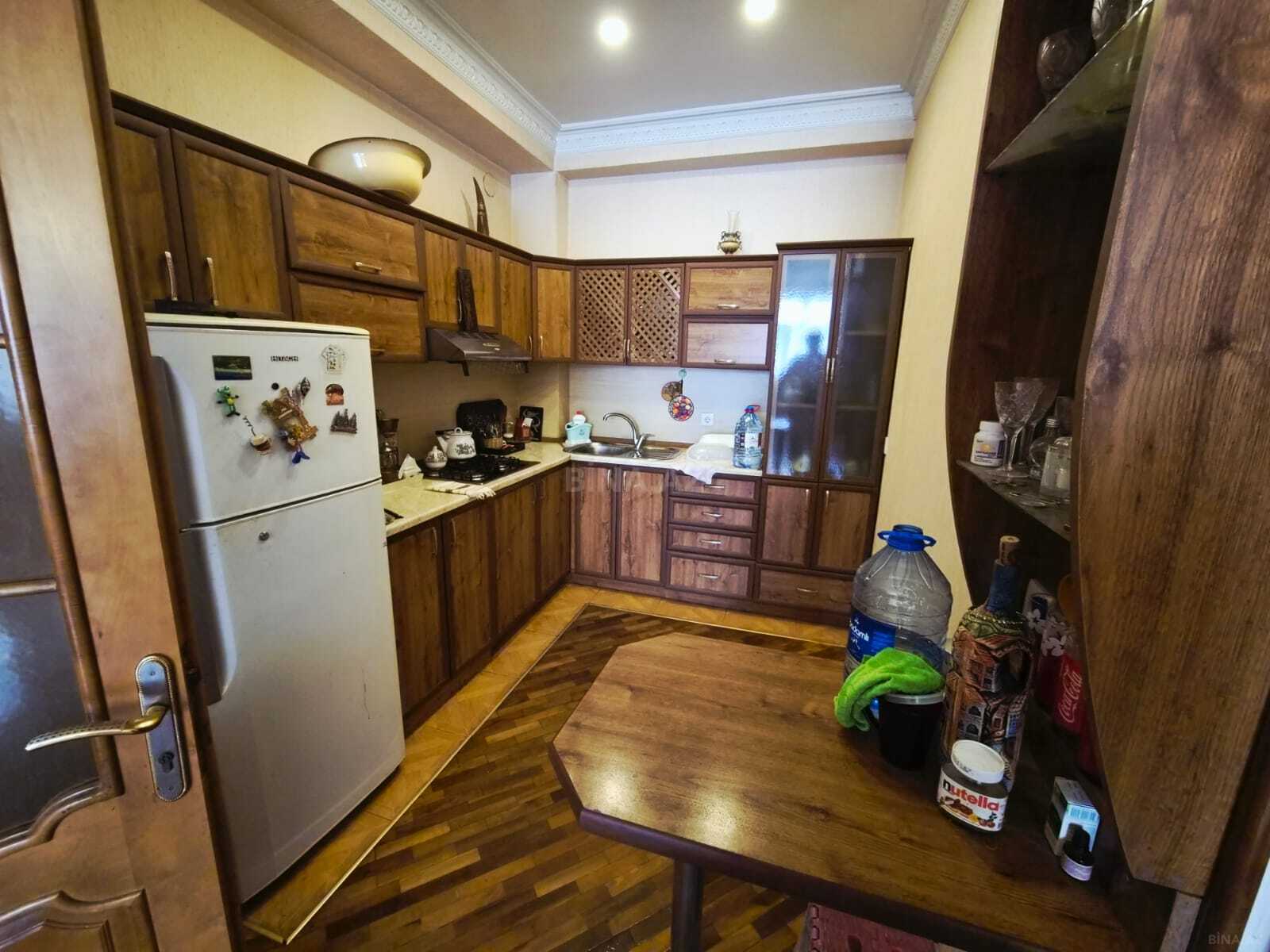3 otaqlı Yeni tikili, Nizami m., Bakı