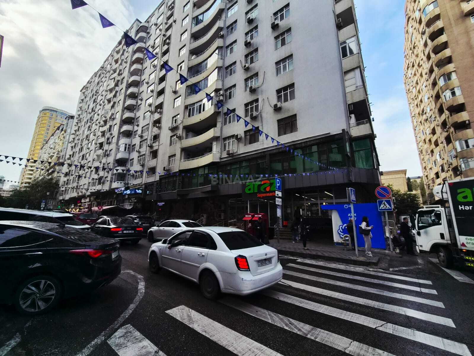 3 otaqlı Yeni tikili, Nizami m., Bakı