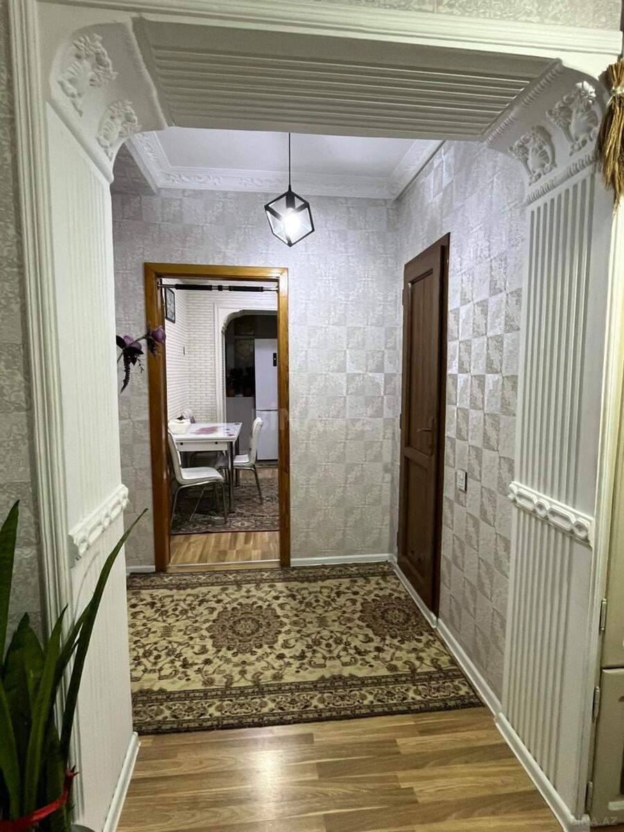 4 otaqlı Köhnə tikili, Xalqlar Dostluğu m., Bakı