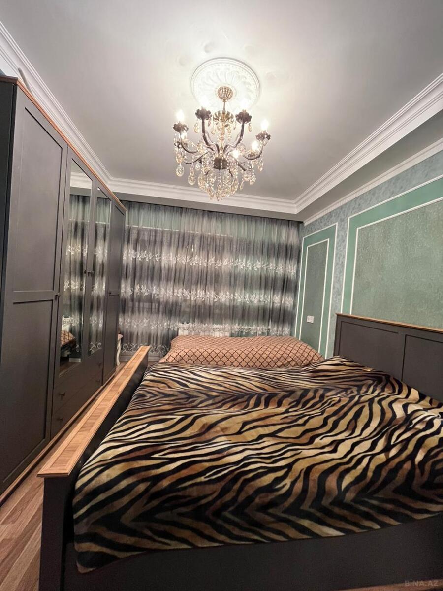 4 otaqlı Köhnə tikili, Xalqlar Dostluğu m., Bakı