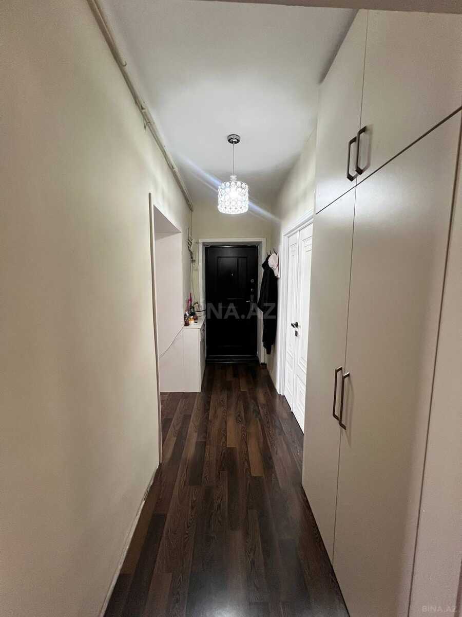 3 otaqlı Köhnə tikili, 8-ci mikrorayon q., Bakı
