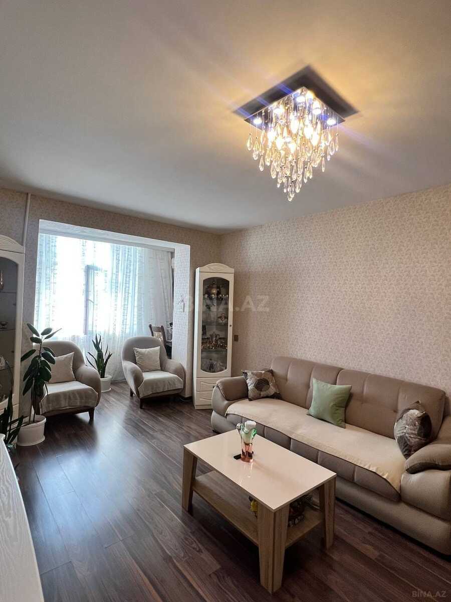 3 otaqlı Köhnə tikili, 8-ci mikrorayon q., Bakı