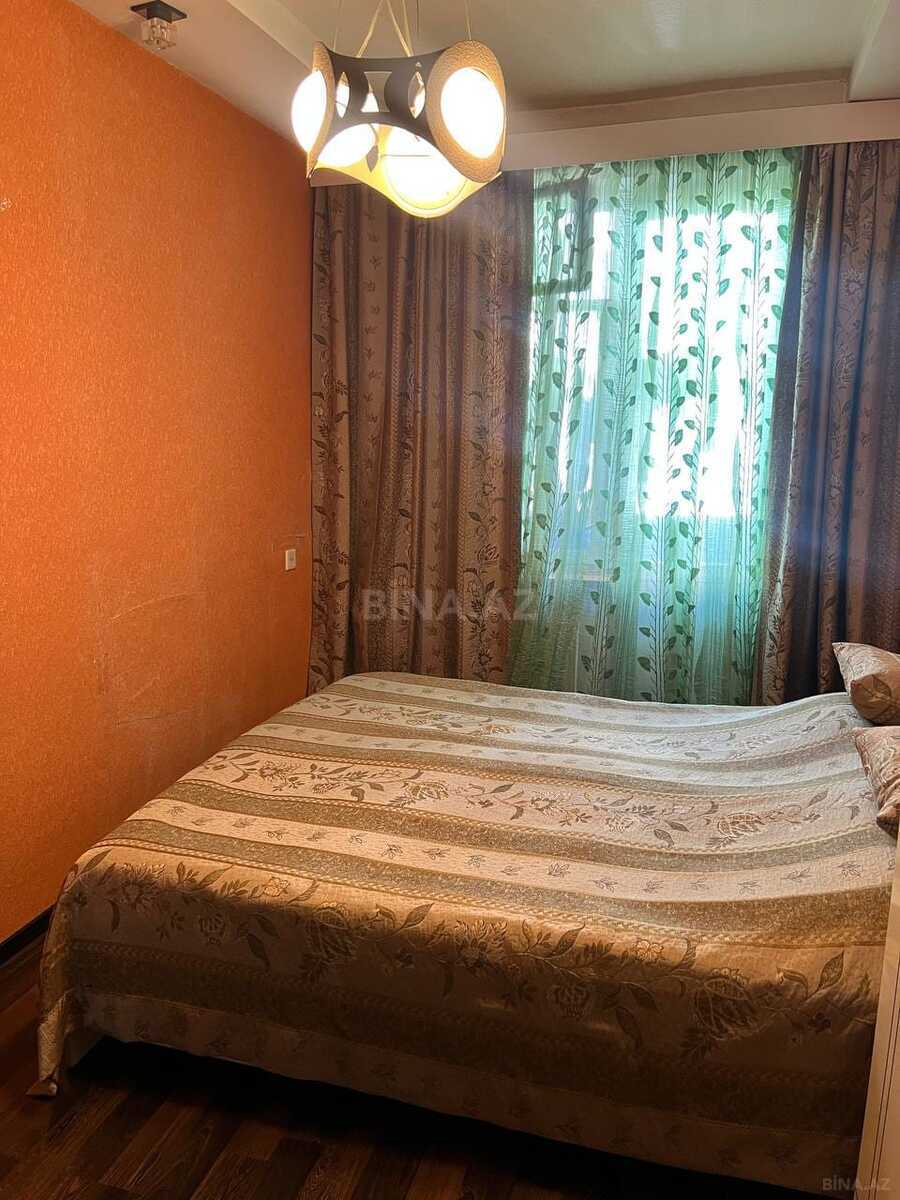 3 otaqlı Köhnə tikili, 8-ci mikrorayon q., Bakı