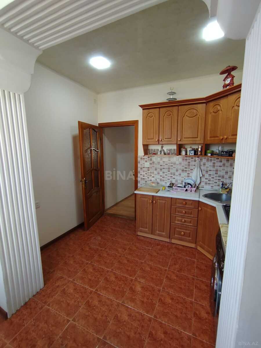 4 otaqlı Köhnə tikili, İnşaatçılar m., Bakı