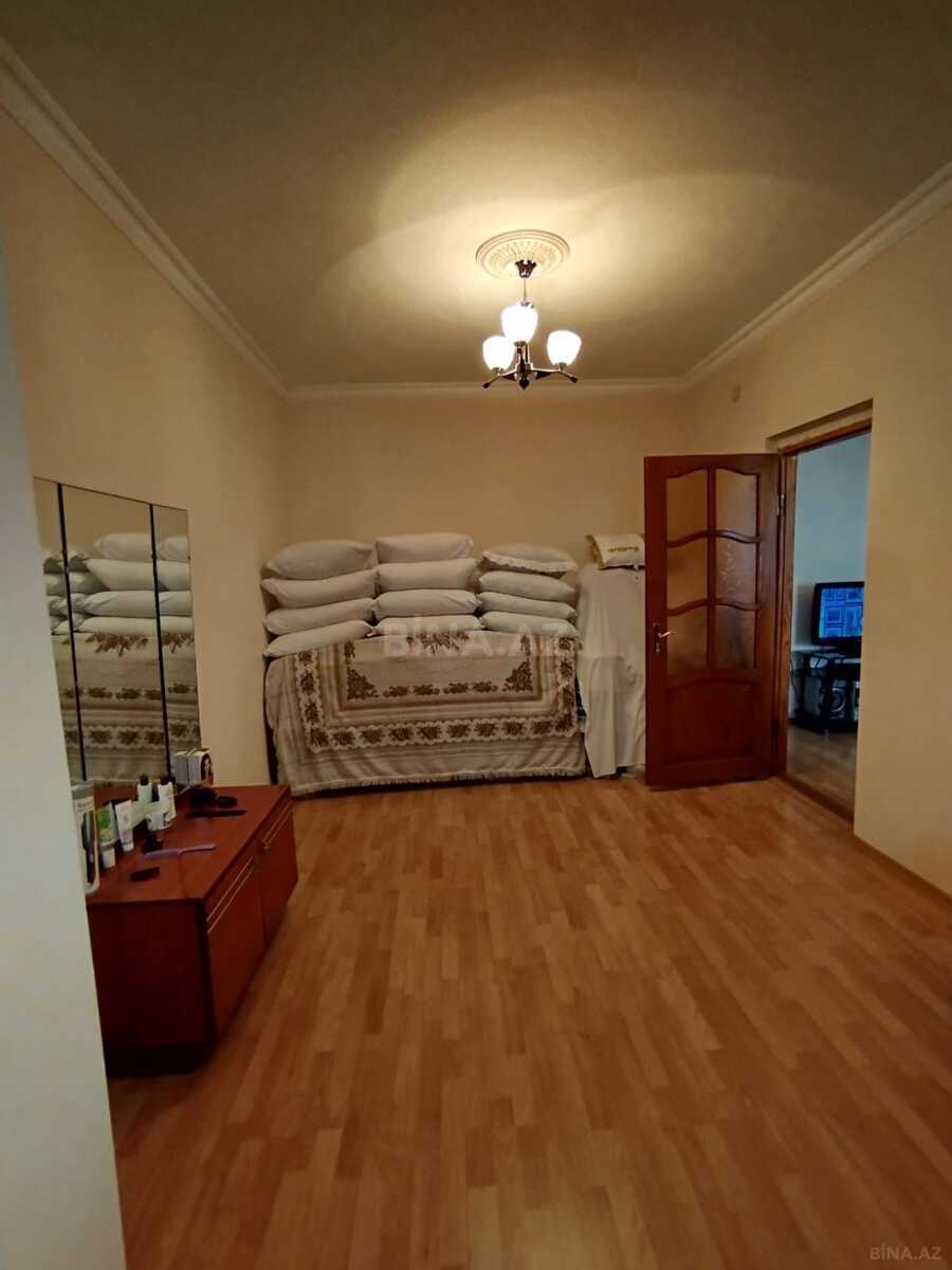 4 otaqlı Köhnə tikili, İnşaatçılar m., Bakı