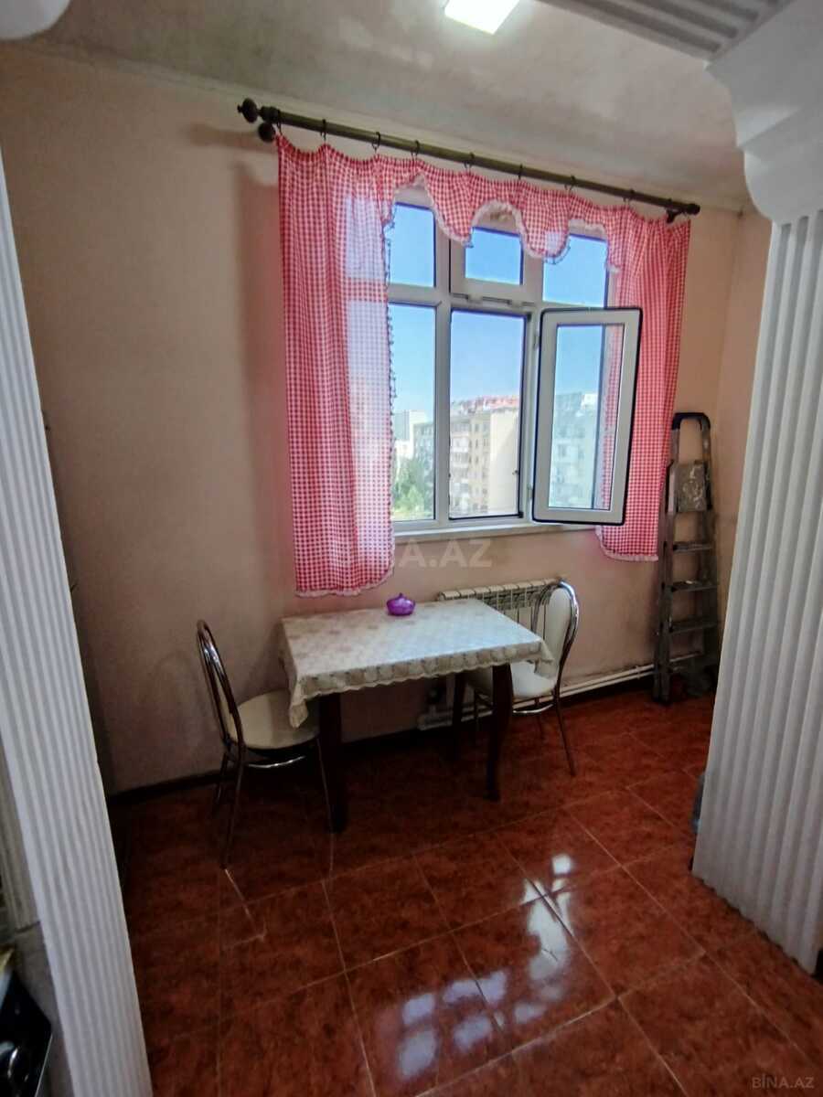 4 otaqlı Köhnə tikili, İnşaatçılar m., Bakı