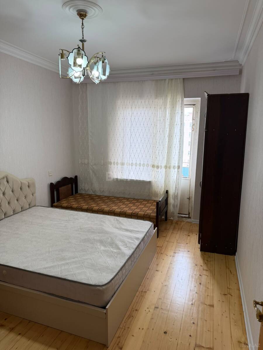 3 otaqlı Köhnə tikili, Qaraçuxur q., Bakı