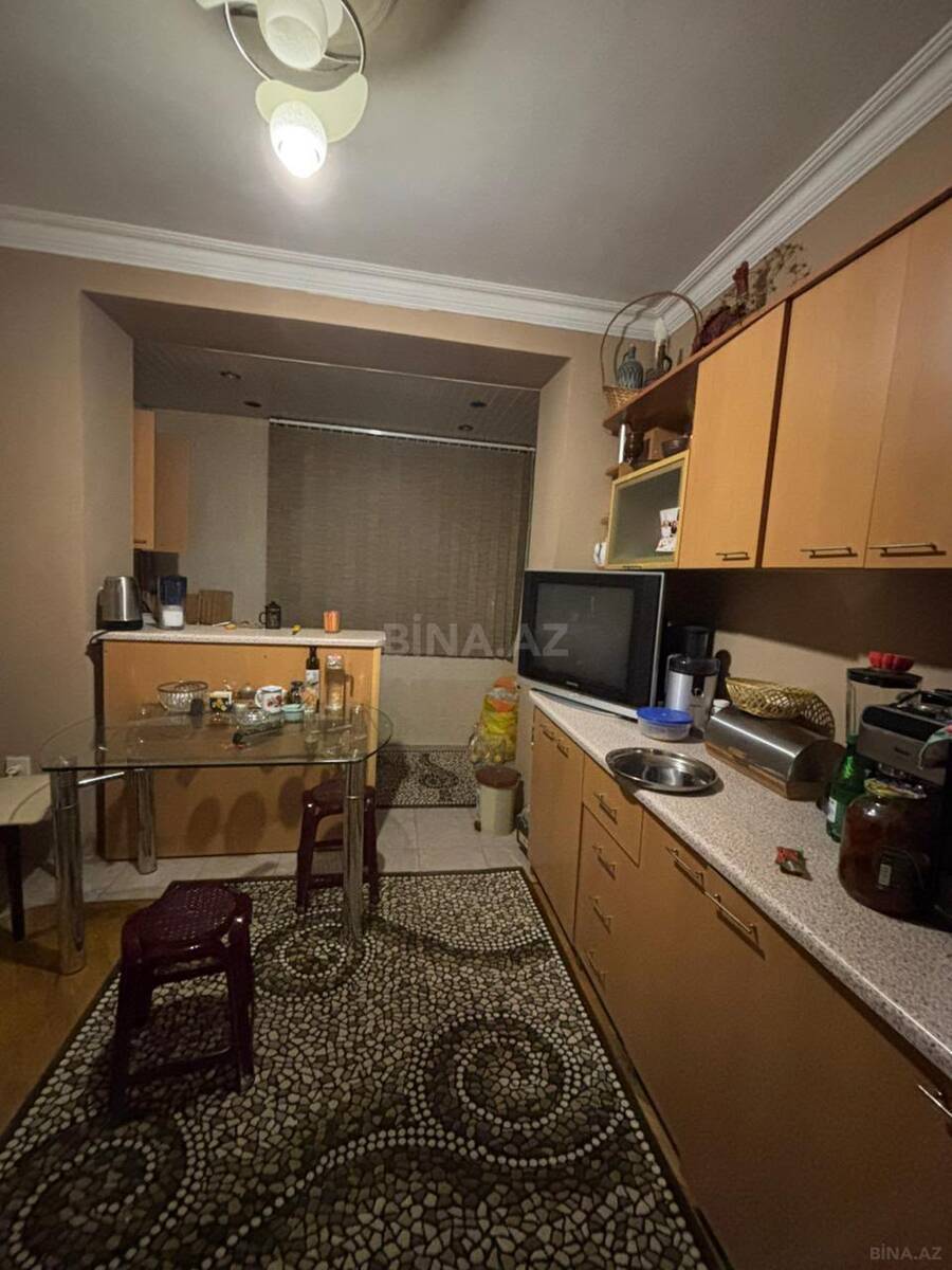 3 otaqlı Köhnə tikili, Həzi Aslanov m., Bakı
