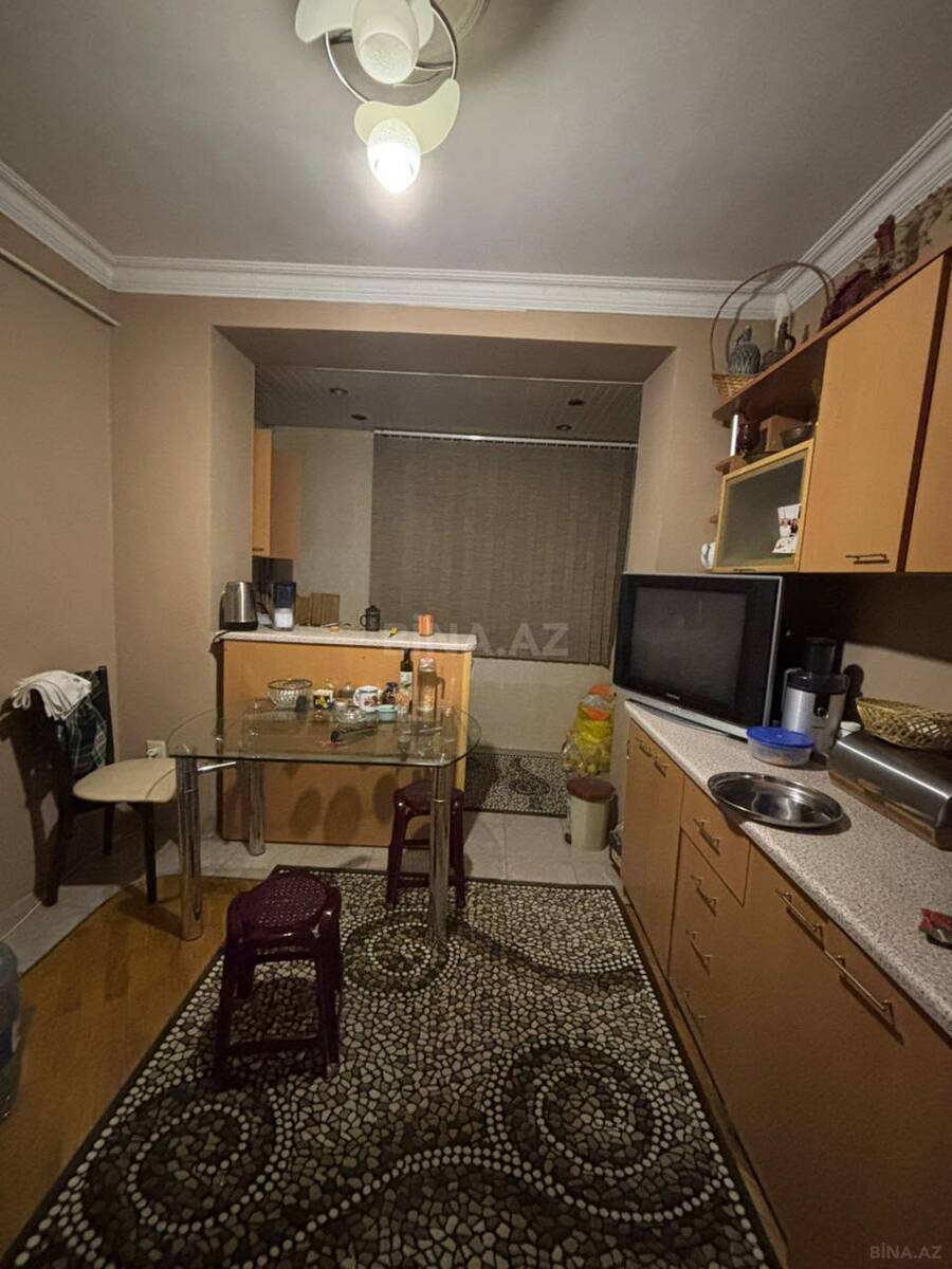 3 otaqlı Köhnə tikili, Həzi Aslanov m., Bakı